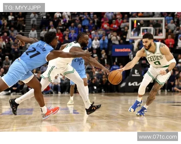 凯尔特人对快船历史交锋战绩分析与近期表现对比